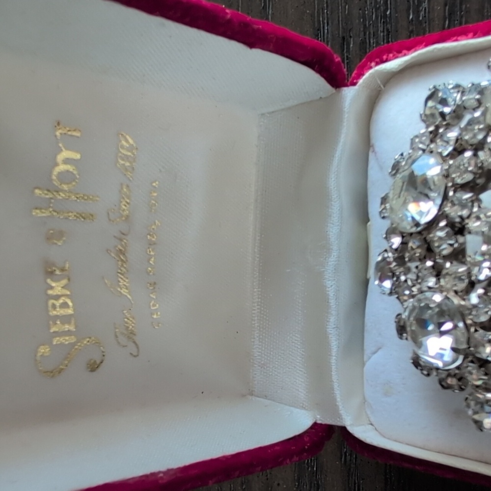 VINTAGE LARGE RHINESTONE CLUSTER BROOCH - Picture 6 of 6
